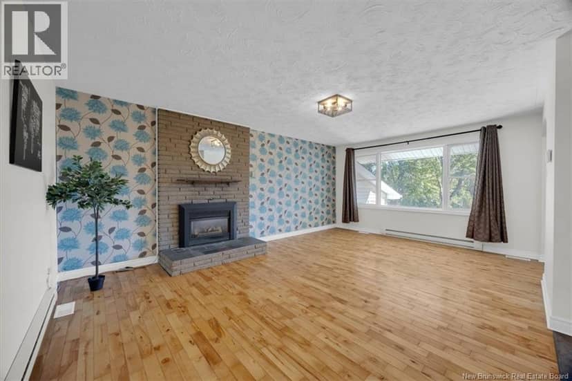 89 Ashfield Drive — photo 3 of 35