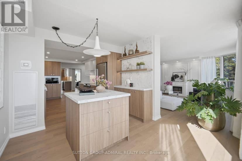 411 - 1 Aberfoyle Crescent — photo 1 of 35