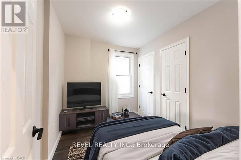 222 Kensington Avenue N — photo 23 of 35