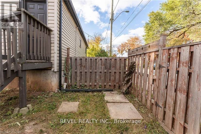 222 Kensington Avenue N — photo 34 of 35