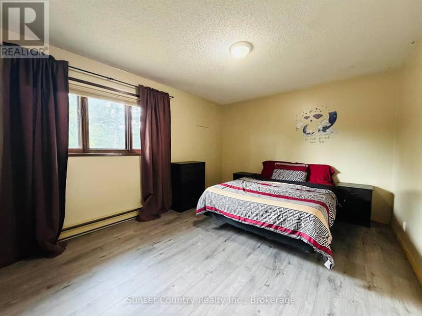 239 Memorial Avenue — photo 19 of 35