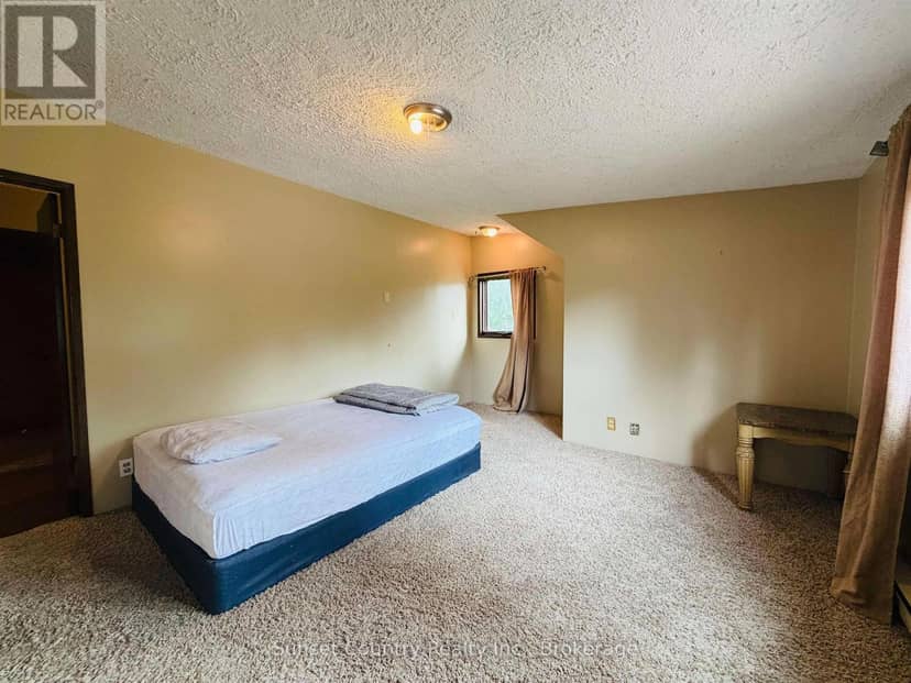 239 Memorial Avenue — photo 27 of 35