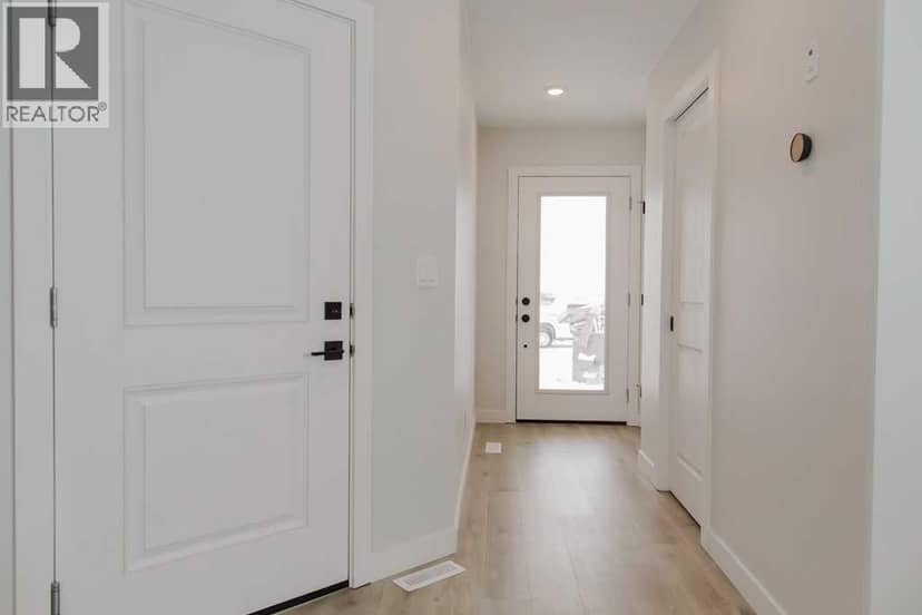 9530 114 Avenue — photo 12 of 36