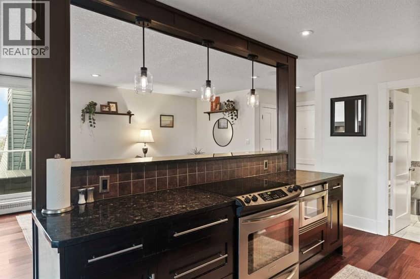 301, 312 Cedar Crescent SW — photo 10 of 29