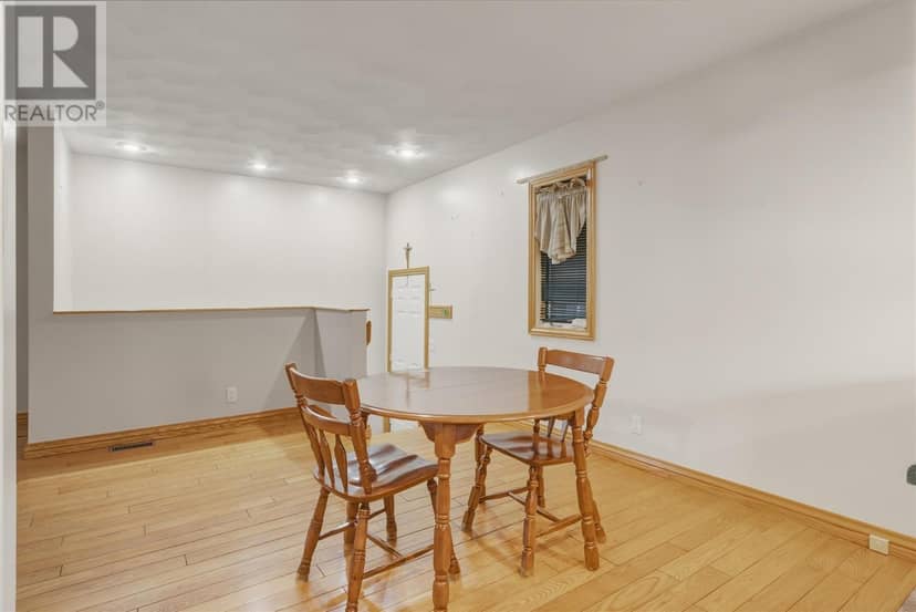 37 Huron AVE — photo 11 of 36