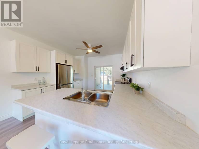 85 Purdy Street — photo 8 of 24
