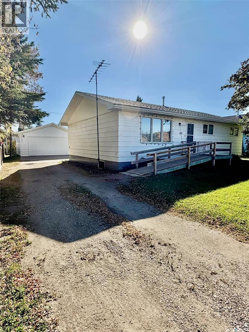 141 Railway AVENUE, Norquay, photo 2