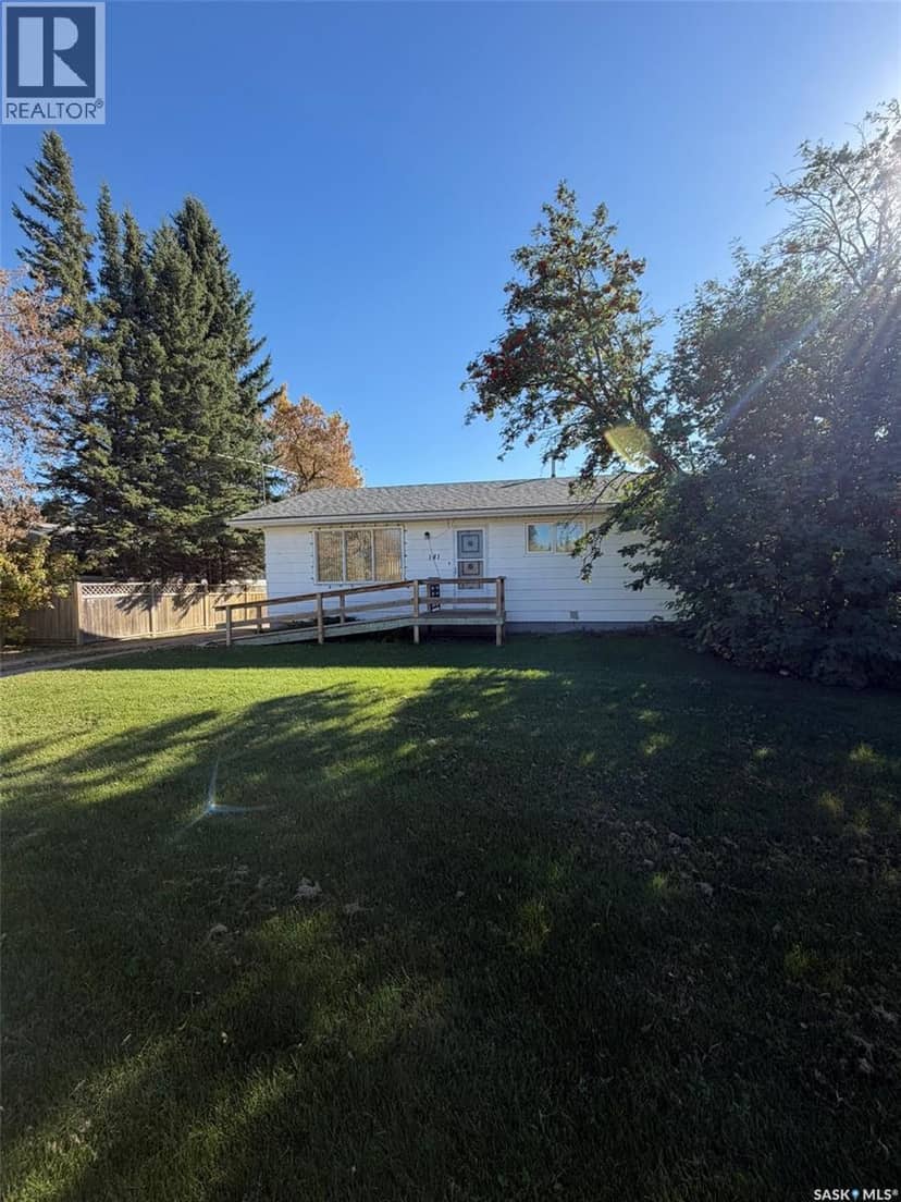 141 Railway AVENUE — photo 32 of 40