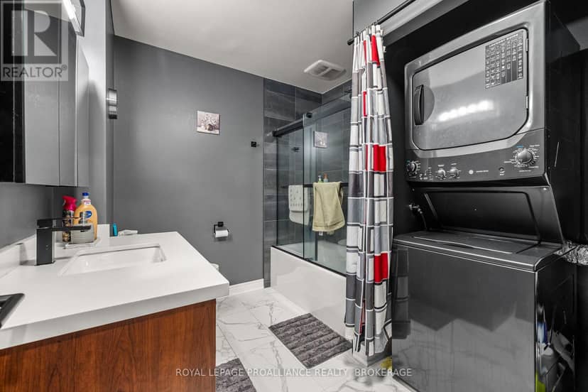 201 - 315 Regent Street — photo 19 of 31