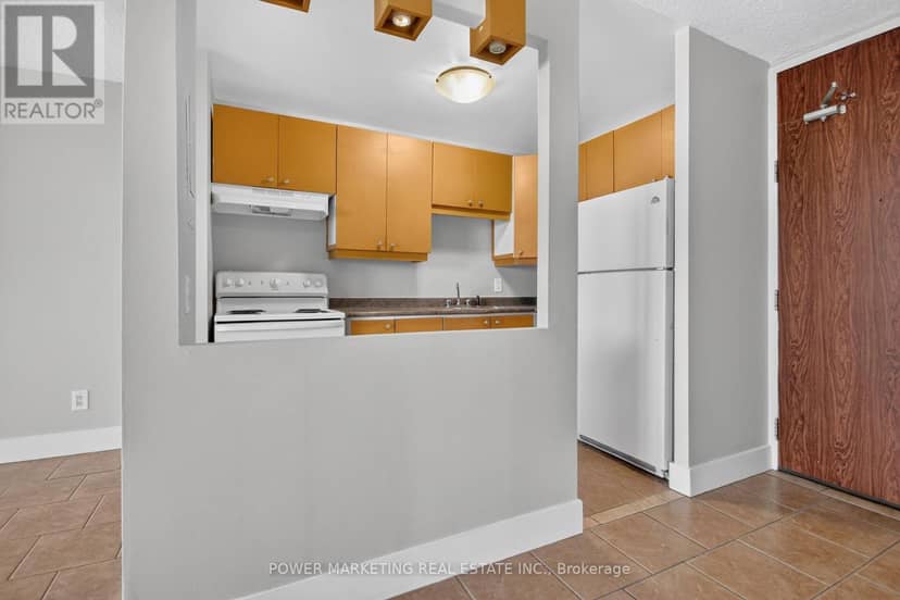 810 - 2020 Jasmine Crescent — photo 16 of 40