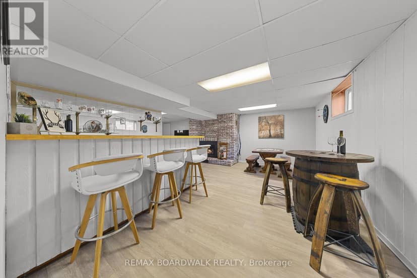 2187 Des Pins Street — photo 26 of 40