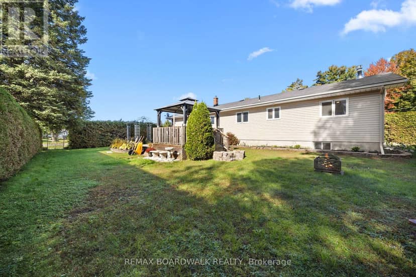 2187 Des Pins Street — photo 37 of 40