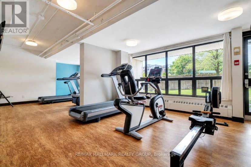 2204 - 505 St Laurent Boulevard — photo 37 of 40