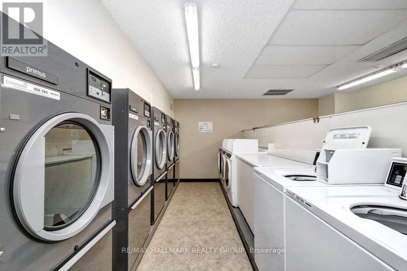 2204 - 505 St Laurent Boulevard — photo 40 of 40