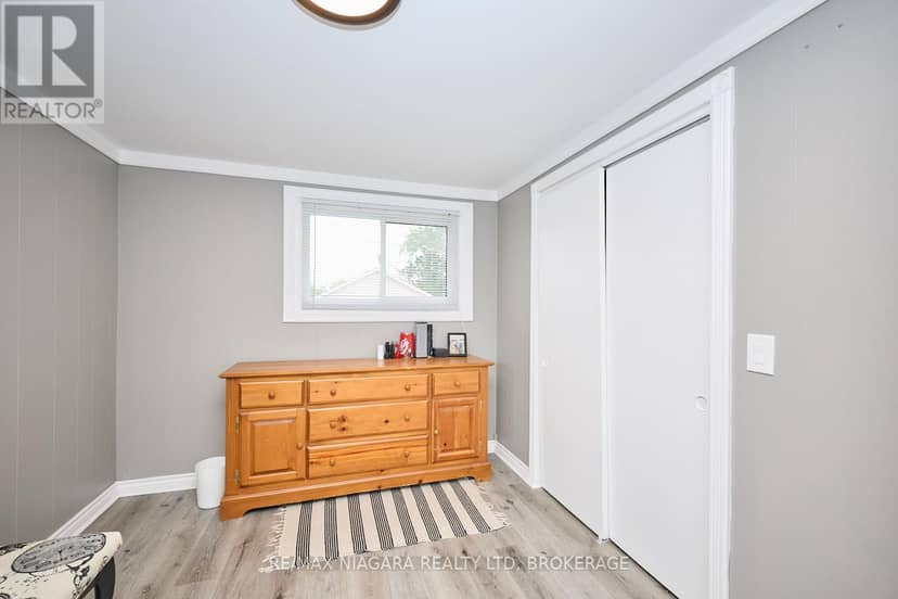 1444 Lakehurst Avenue — photo 21 of 40