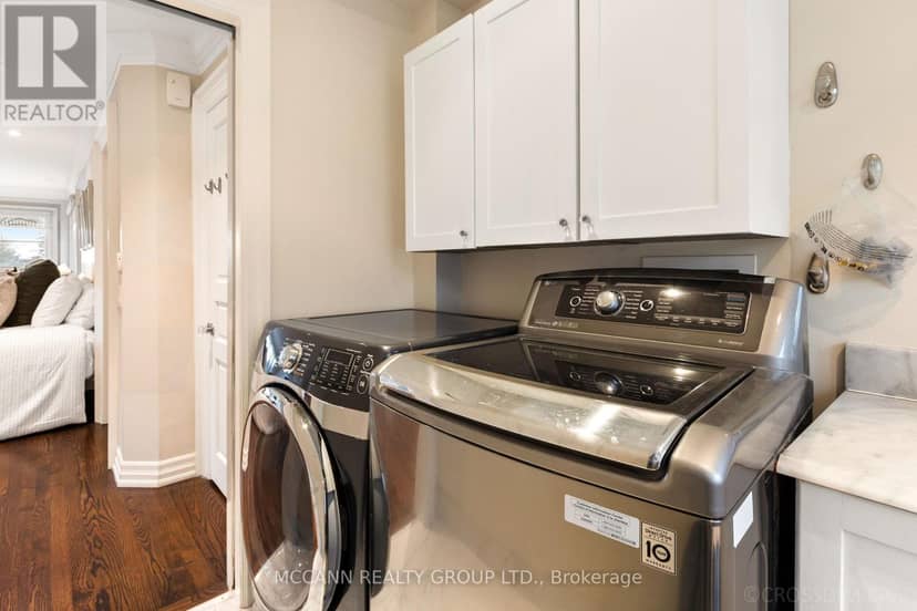 27 Strathgowan Crescent — photo 33 of 40