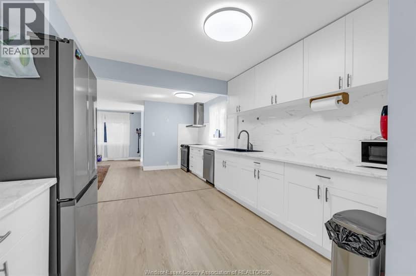 3660 Roxborough — photo 11 of 39