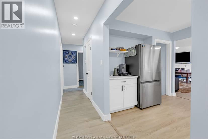 3660 Roxborough — photo 13 of 39