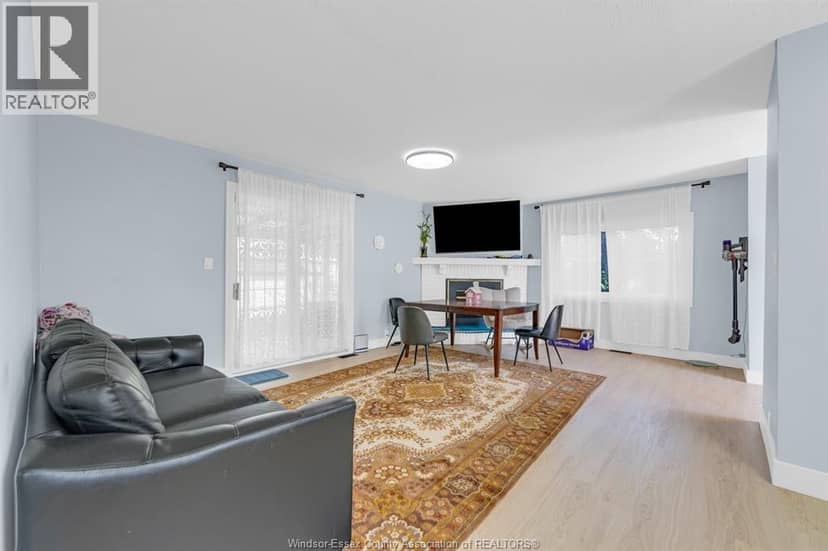 3660 Roxborough — photo 15 of 39
