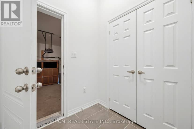 2 George Ellis Drive — photo 25 of 40