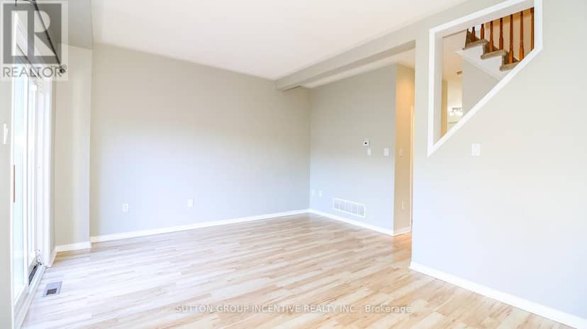15 Bruce Crescent — photo 13 of 40