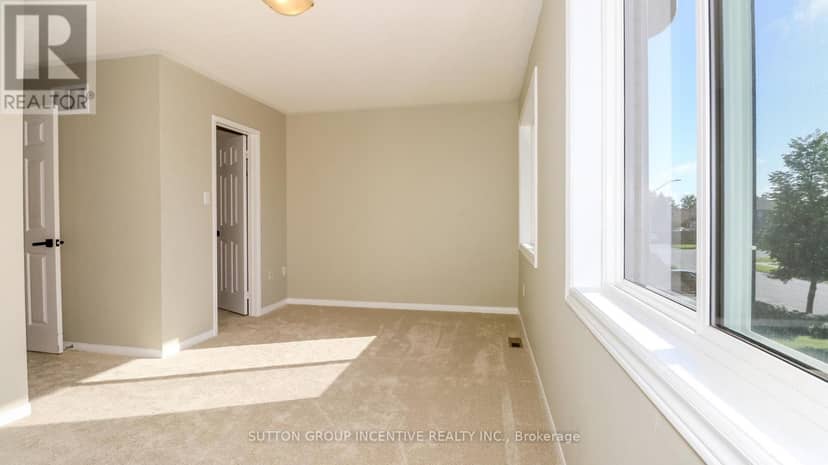 15 Bruce Crescent — photo 24 of 40