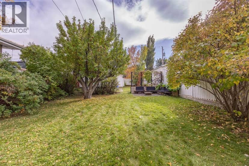 221 26 Avenue NE — photo 24 of 30