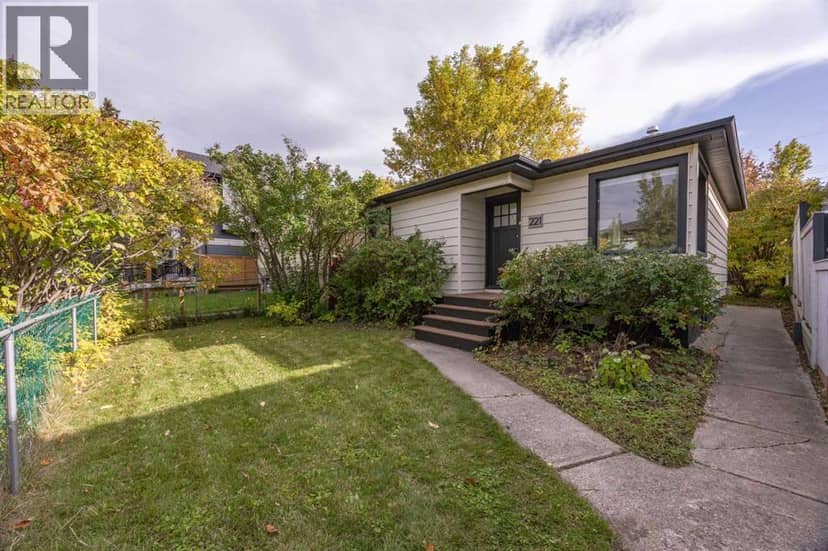 221 26 Avenue NE, Calgary