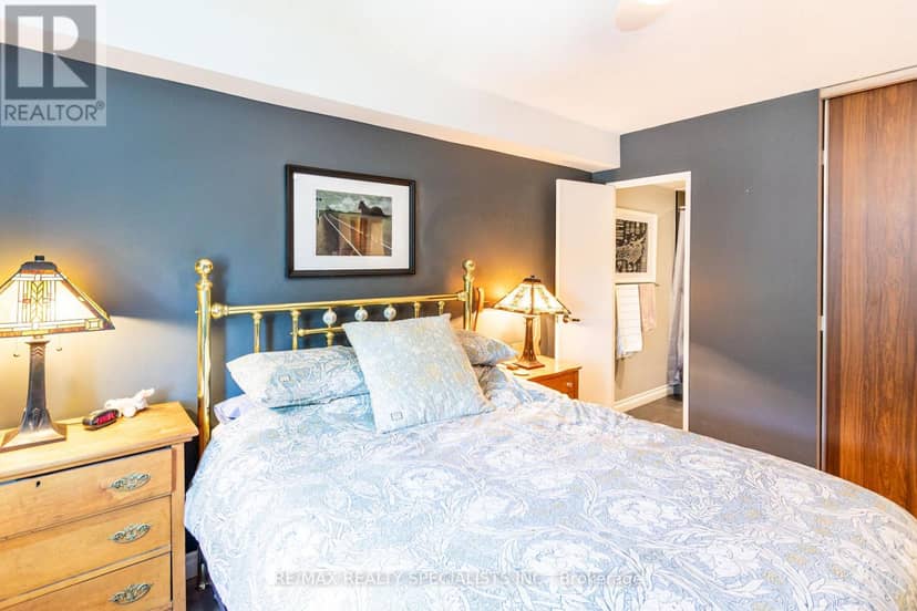 410 - 966 Inverhouse Drive — photo 18 of 39