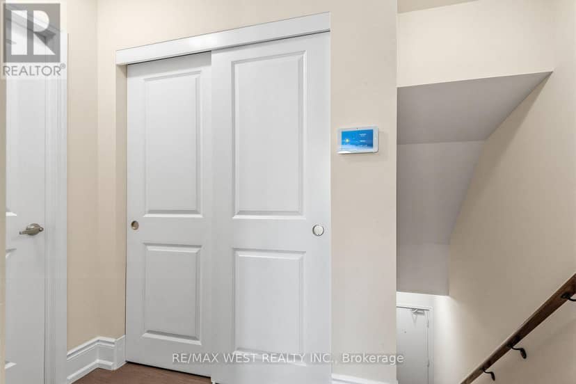 303 - 1150 Briar Hill Avenue, Toronto, photo 4