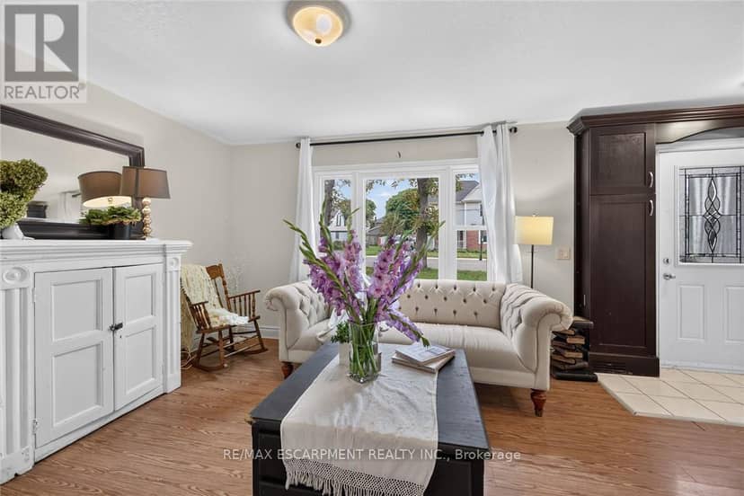 8 Victoria Street — photo 9 of 40