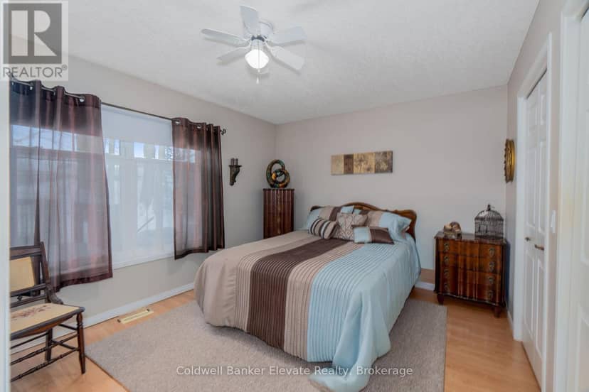 36 - 2705 Kingsway Drive — photo 15 of 40