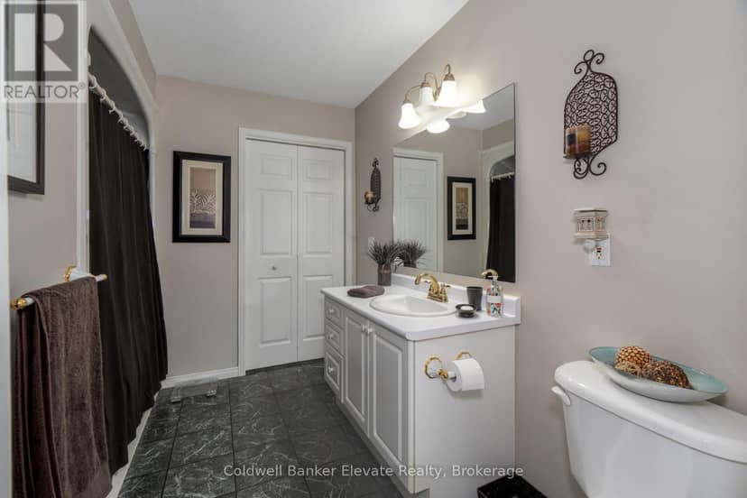36 - 2705 Kingsway Drive — photo 19 of 40