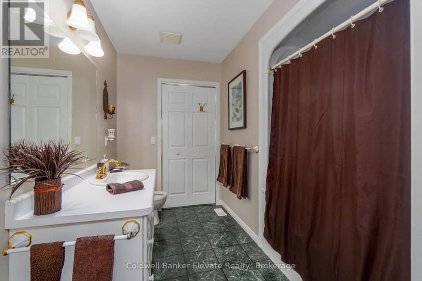 36 - 2705 Kingsway Drive — photo 20 of 40