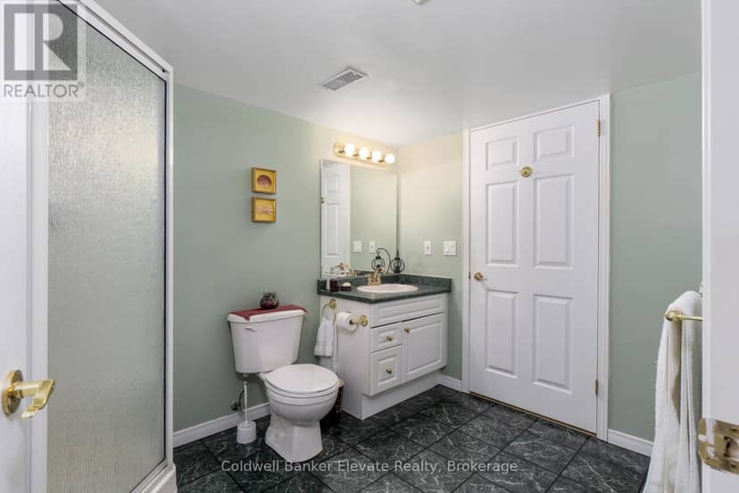 36 - 2705 Kingsway Drive — photo 35 of 40