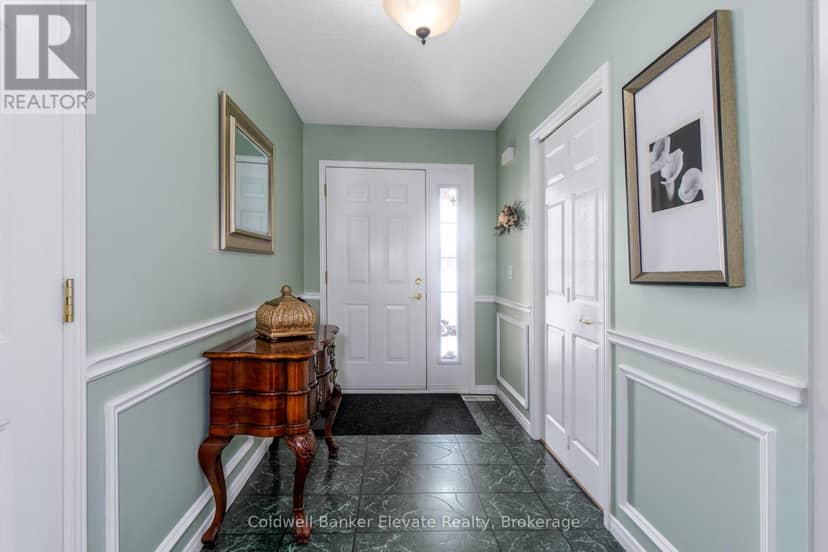 36 - 2705 Kingsway Drive — photo 4 of 40