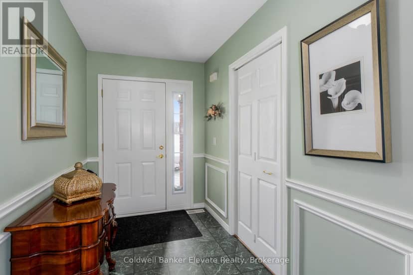 36 - 2705 Kingsway Drive — photo 5 of 40