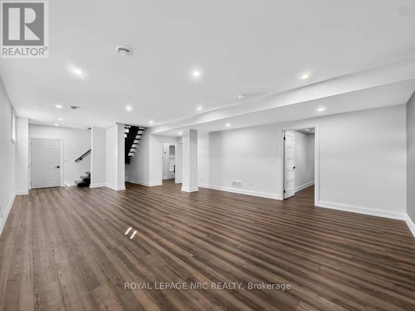 14 Charlotte Court — photo 31 of 39