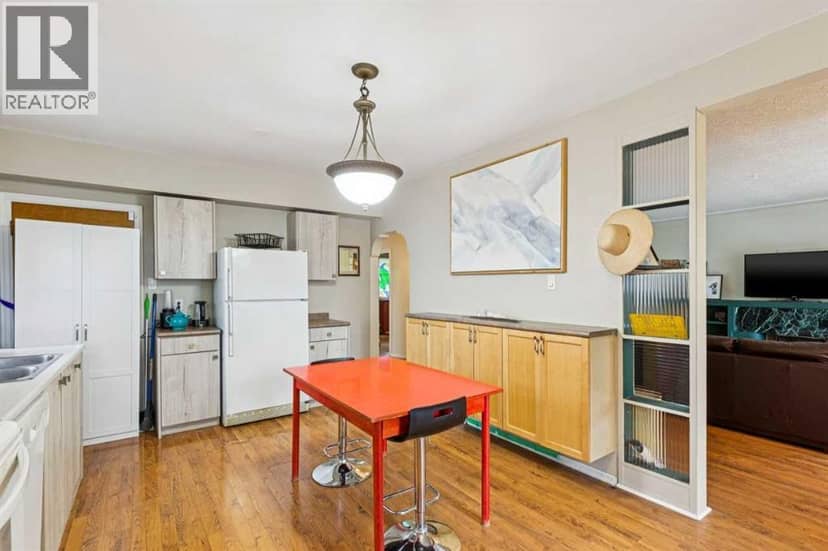 2128 17 Avenue SW — photo 14 of 40
