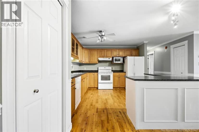 35 Lian Street Unit# 9 — photo 4 of 37