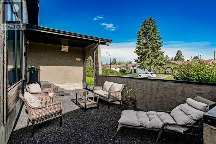 131 Cedarpark Drive SW, Calgary, photo 2