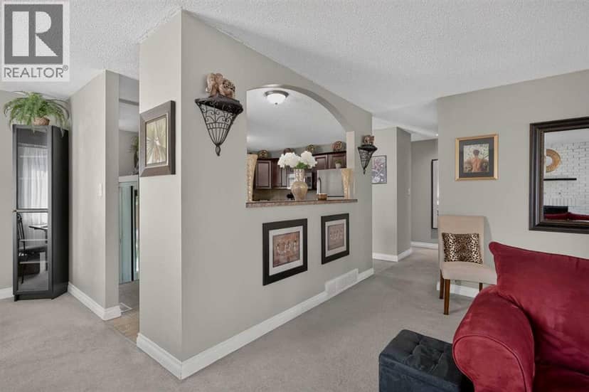 131 Cedarpark Drive SW — photo 9 of 40