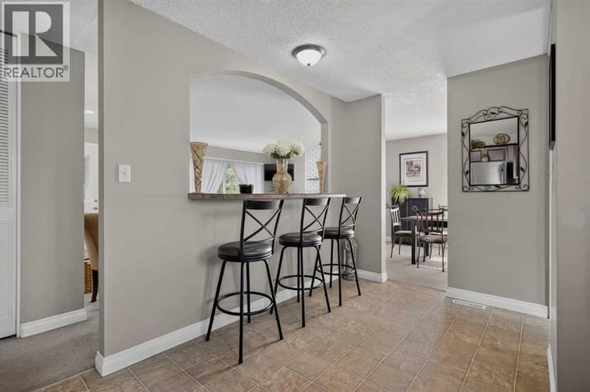 131 Cedarpark Drive SW, Calgary, photo 4