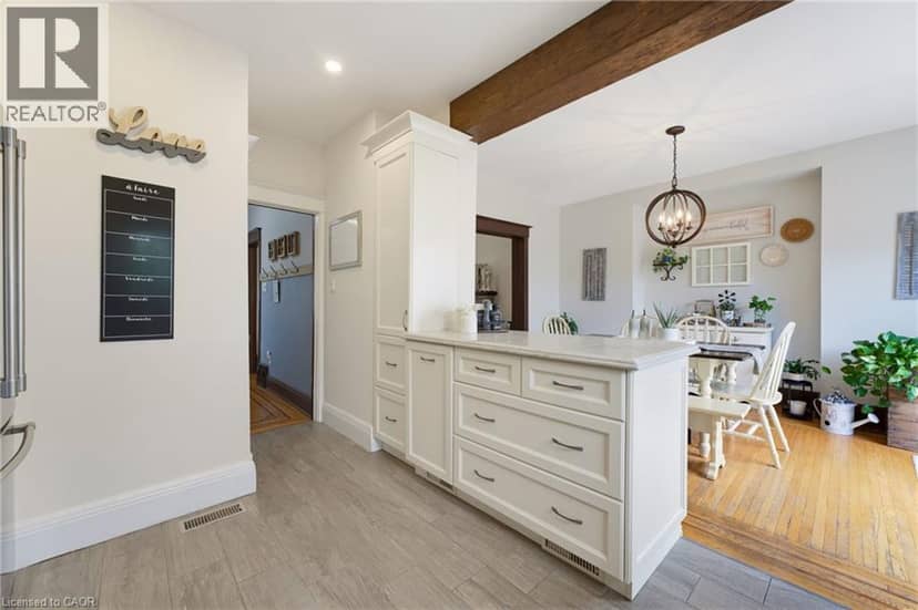 394 CHARLTON Avenue W — photo 15 of 40