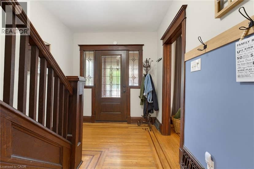 394 CHARLTON Avenue W — photo 6 of 40