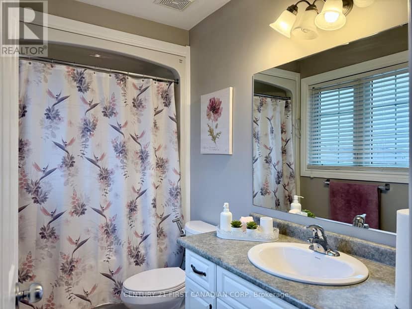 9 Barrett Crescent — photo 17 of 28