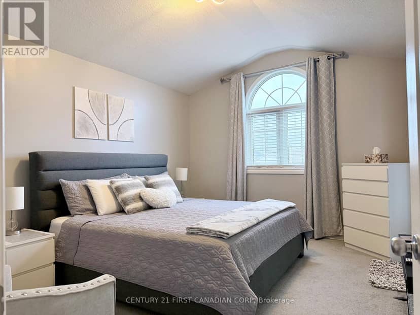 9 Barrett Crescent — photo 15 of 28