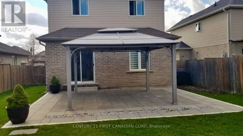 9 Barrett Crescent — photo 25 of 28