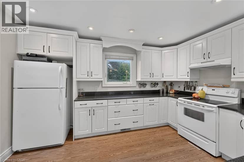 8 VICTORIA Street — photo 16 of 40