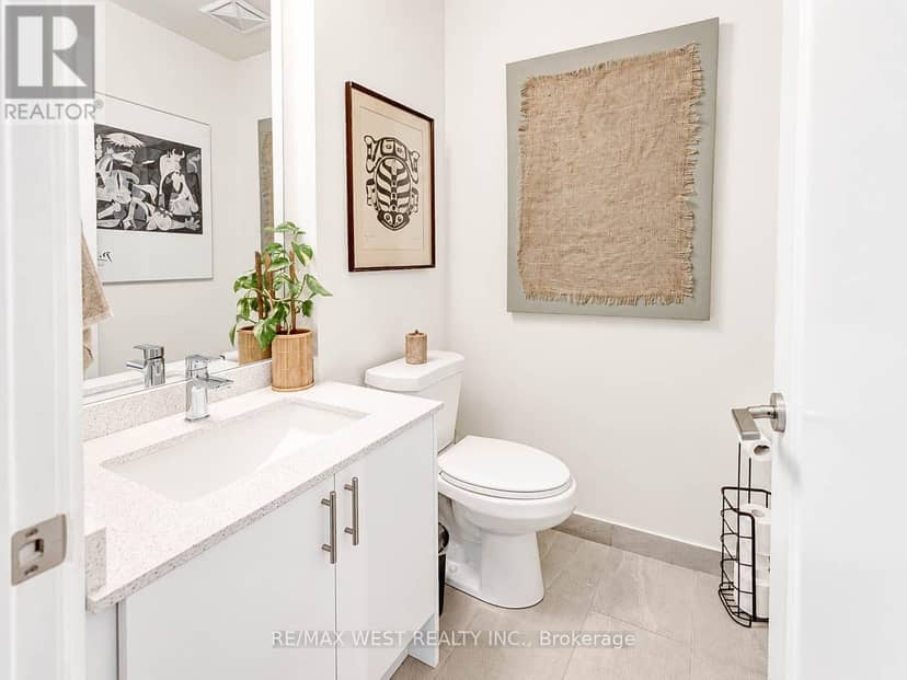 1019 - 9000 Jane Street — photo 19 of 39